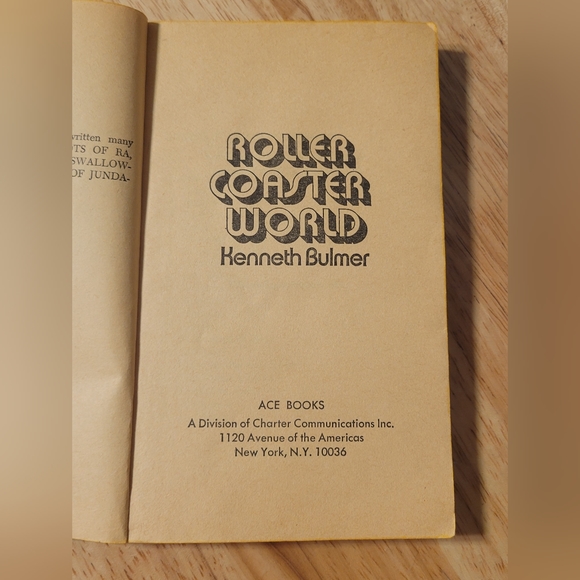 Vintage SCI-Fi Roller Coaster World by Kenneth Bulmer PB 1st Ace 1972 - Picture 7 of 10